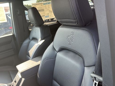 New 2025 Ford Bronco Badlands image 8