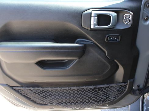 Used 2021 Jeep Wrangler Unlimited Rubicon AWD/4WD image 31