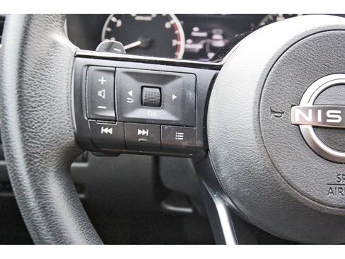 Used 2023 Nissan Rogue SV image 13