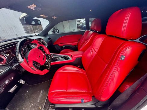 Used 2019 Dodge Challenger SRT Hellcat image 12