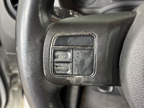Used 2014 Jeep Patriot Latitude FWD image 17