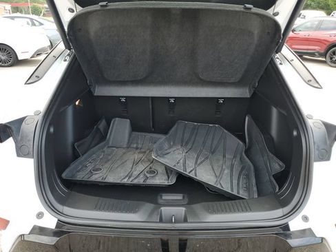Used 2024 Buick Envista Sport Touring w/ Convenience I Package FWD image 36