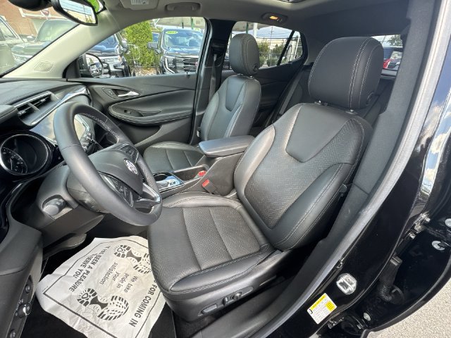 Used 2023 Buick Encore GX Essence w/ Experience Buick Package FWD image 19