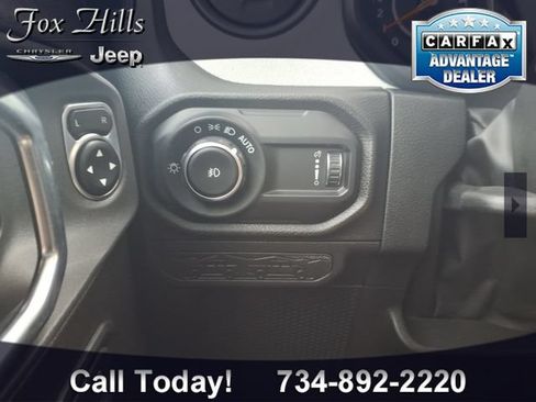 Used 2025 Jeep Wrangler Unlimited Sport AWD/4WD image 16
