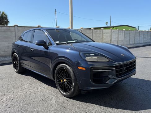 Certified 2024 Porsche Cayenne S image 8