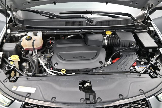 Used 2023 Chrysler Pacifica Touring-L FWD image 19