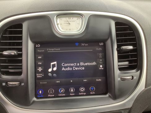 Used 2021 Chrysler 300 Touring w/ Sport Appearance Package image 15