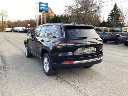 New 2025 Jeep Grand Cherokee Laredo X w/ Luxury Tech Group I AWD/4WD image 5