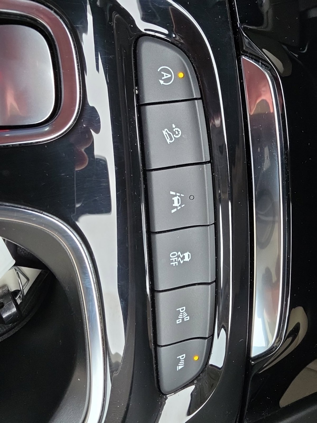Used 2023 Buick Envision Avenir AWD/4WD image 29