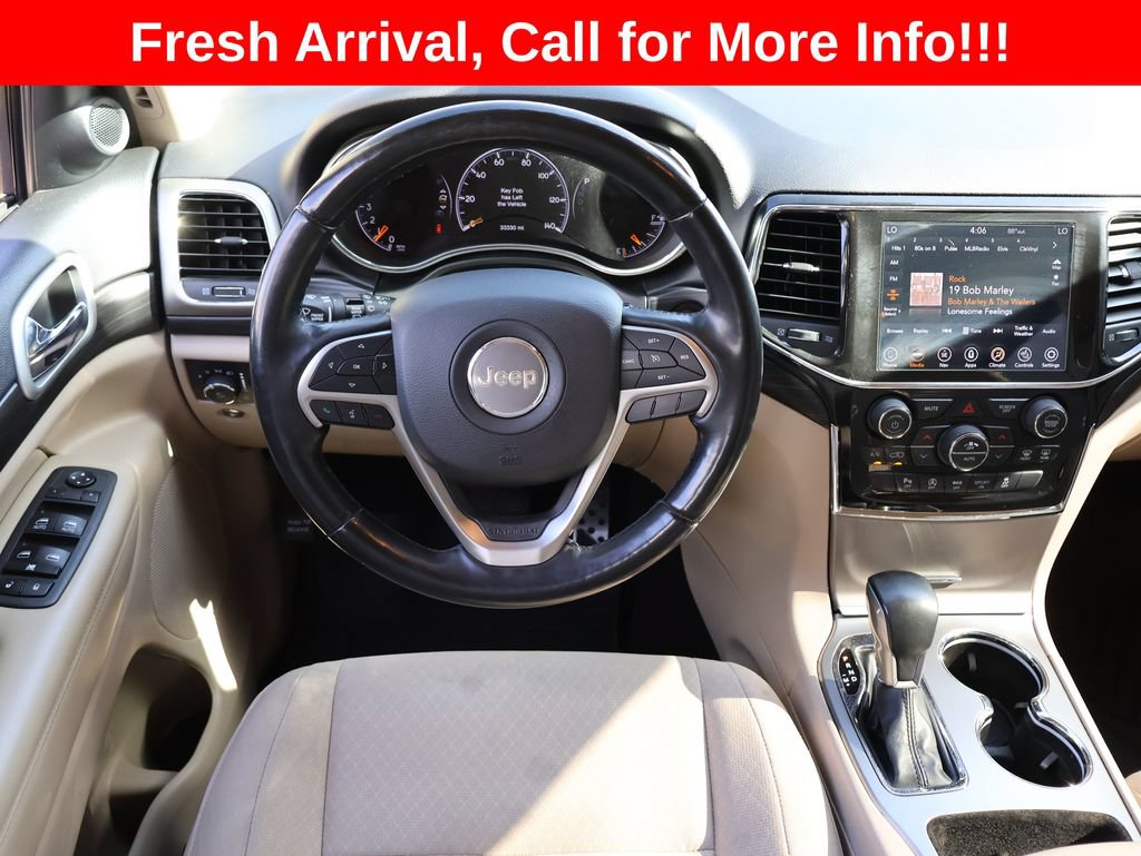 Used 2022 Jeep Grand Cherokee Laredo E w/ Security & Convenience Group AWD/4WD image 13