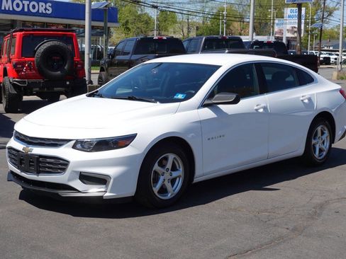 Used 2018 Chevrolet Malibu LS w/ LPO, Convenience Package 1 image 1