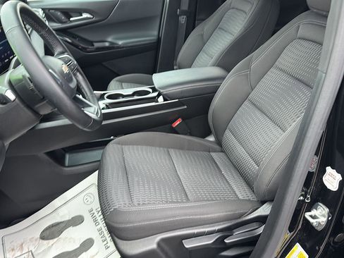 Used 2025 Chevrolet Equinox LT image 23