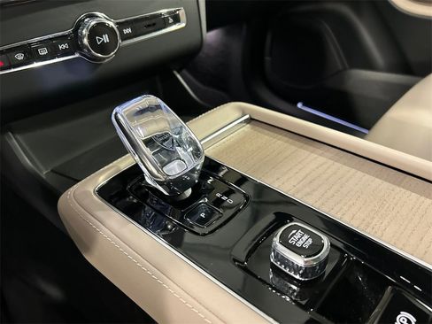 Used 2026 Volvo XC90 B6 Core w/ Protection Package image 19