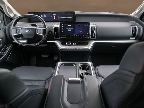 Used 2025 Ford Expedition Max Platinum AWD/4WD image 23