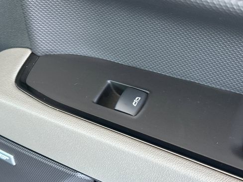 Used 2025 Chevrolet Silverado 1500 ZR2 w/ Technology Package image 23