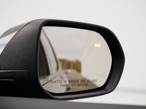 Used 2025 GMC Acadia Elevation image 38