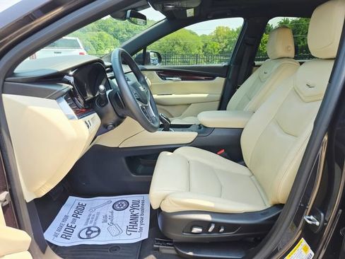 Used 2017 Cadillac XT5 Luxury w/ Driver Awareness Package FWD image 15