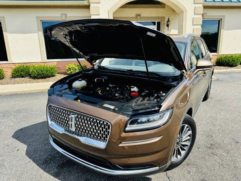 Used 2022 Lincoln Nautilus FWD w/ Premium Package image 24