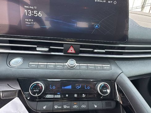 Used 2024 Hyundai Elantra Limited FWD image 20