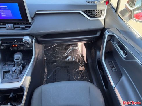 Certified 2025 Toyota RAV4 XLE FWD image 18
