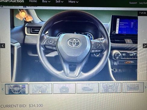 Used 2025 Toyota RAV4 XLE AWD/4WD image 7