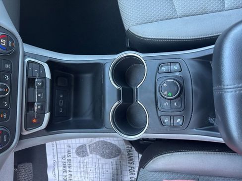 Used 2023 GMC Terrain SLE w/ Driver Convenience Package image 28