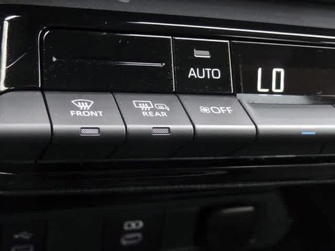 Used 2025 Toyota Prius LE FWD image 25
