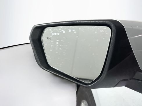 Used 2023 Chevrolet Equinox LT w/ LPO, Floor Liner Package AWD/4WD image 16