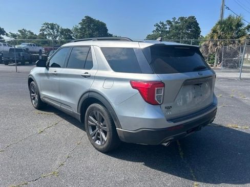 Used 2023 Ford Explorer XLT w/ Equipment Group 202A RWD image 3