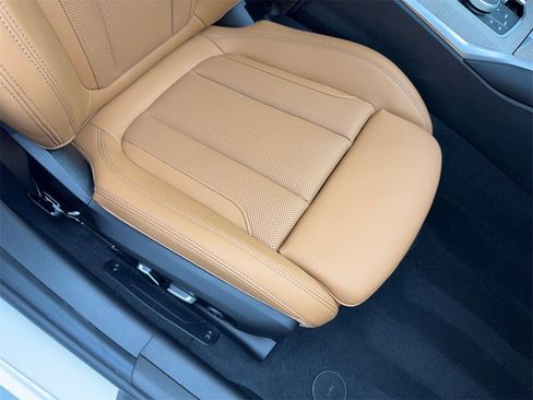 Used 2025 BMW 330i xDrive Sedan w/ Premium Package image 46