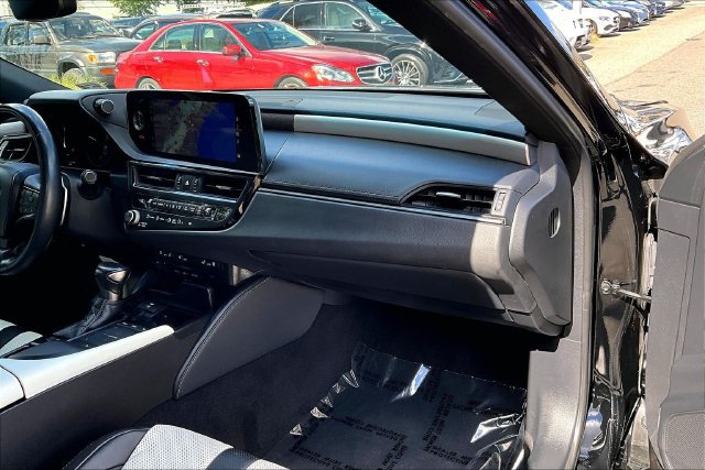 Used 2022 Lexus ES 350 F Sport w/ Accessory Package FWD image 15