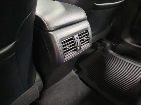 Used 2015 Toyota Camry XLE FWD image 31