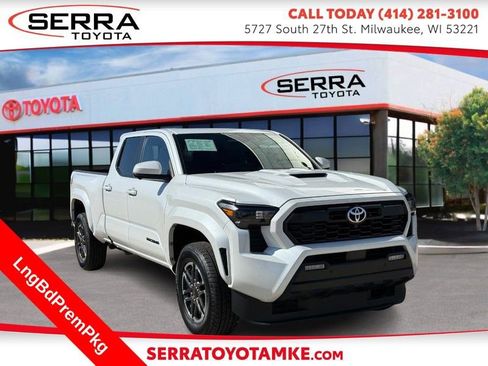 Used 2025 Toyota Tacoma TRD Sport w/ TRD Sport Premium Package AWD/4WD image 1