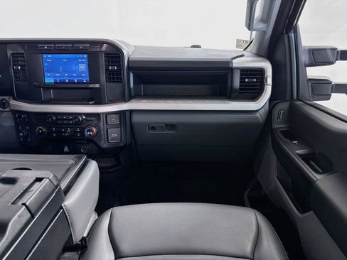 Used 2024 Ford F250 XL w/ XL Chrome Package AWD/4WD image 28