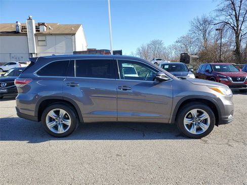 Used 2016 Toyota Highlander Limited image 3