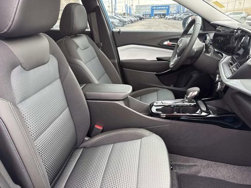New 2026 Chevrolet Trax LT w/ Sunroof Package image 12