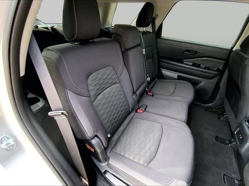 Used 2024 Nissan Pathfinder SV FWD image 19
