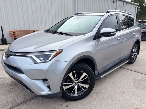 Used 2017 Toyota RAV4 XLE image 1