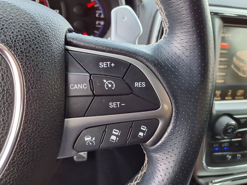 Used 2017 Jeep Grand Cherokee SRT AWD/4WD image 15
