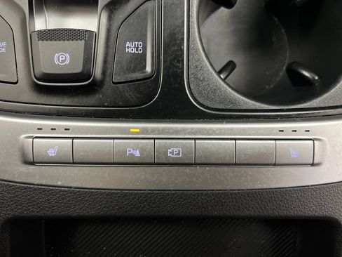 Used 2025 Kia Carnival FWD image 59