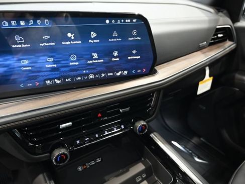 New 2026 Chevrolet Suburban High Country AWD/4WD image 18