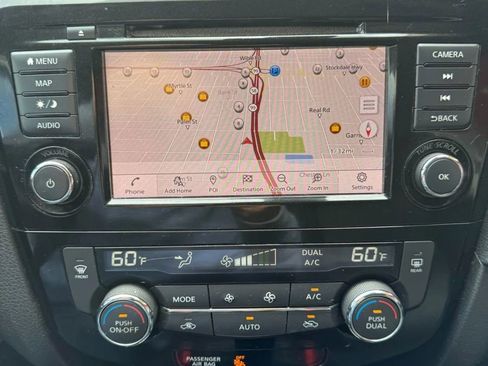 Used 2019 Nissan Rogue SV w/ Premium Package image 10