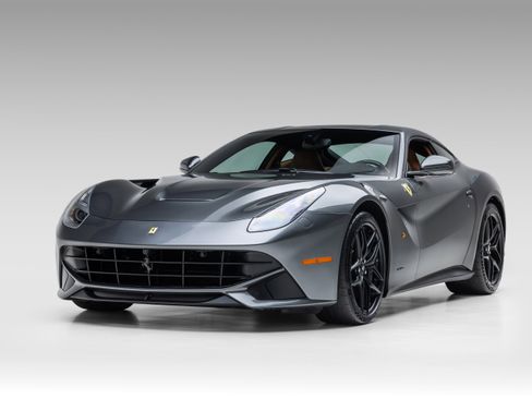 Certified 2015 Ferrari F12 Berlinetta image 3