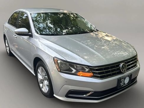 Used 2018 Volkswagen Passat 2.0T S FWD image 17