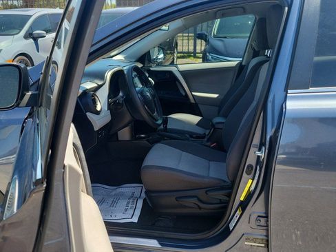 Used 2013 Toyota RAV4 LE FWD image 18