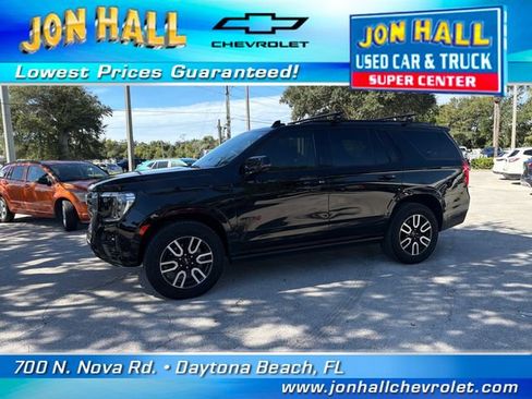Used 2023 GMC Yukon AT4 w/ Technology Package AWD/4WD image 3