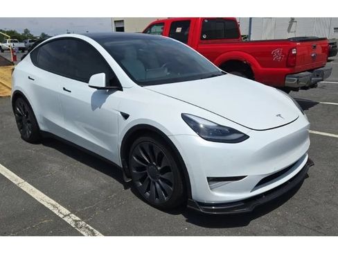 Used 2022 Tesla Model Y Performance AWD/4WD image 2