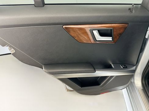 Used 2013 Mercedes-Benz GLK 350 4MATIC image 28