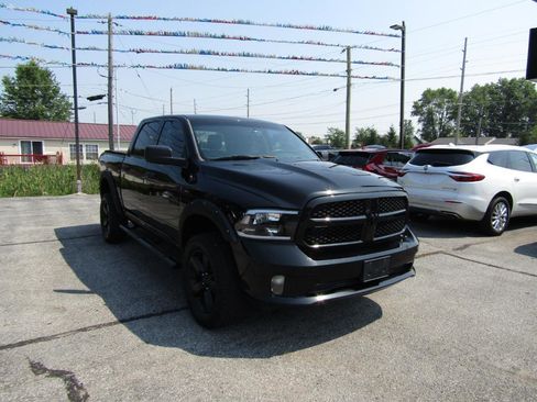 Used 2017 RAM 1500 ST AWD/4WD image 2