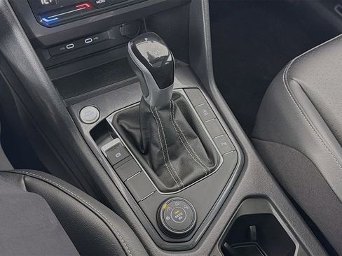 Used 2023 Volkswagen Tiguan SE R-Line image 16